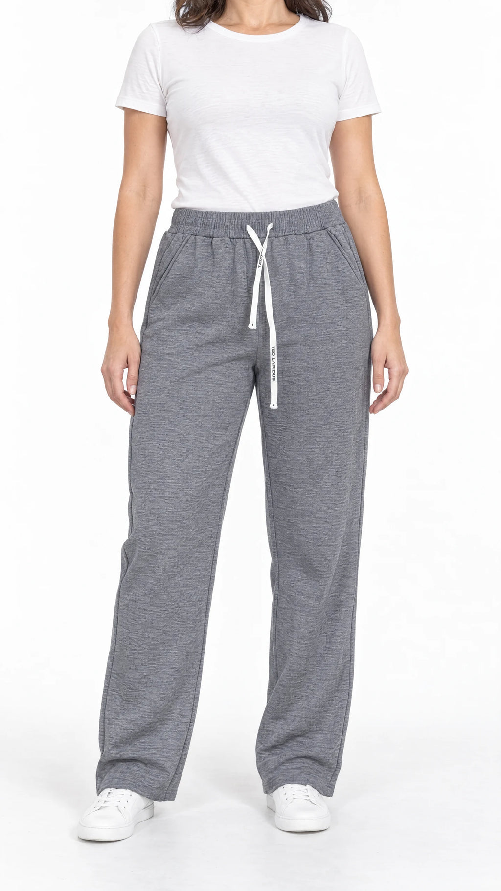 Pantalon thermo femme Ted Lapidus gris, coupe droite et taille élastiquée, porté de face.
